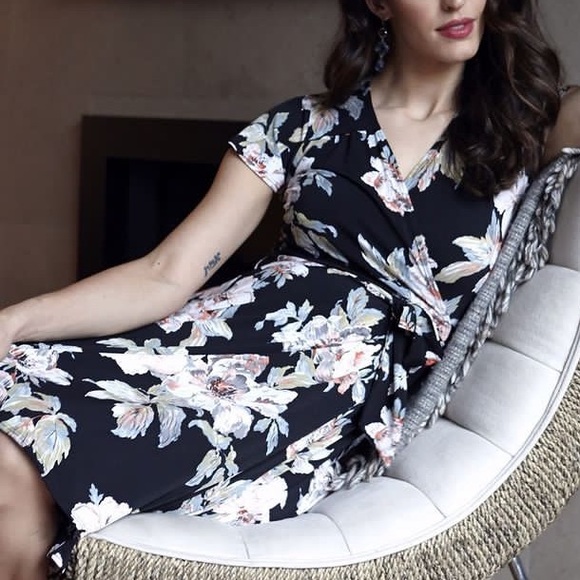 Carry Maternity Dresses & Skirts - ❌SOLD❌ 🎉Host Pick🎉Maternity nursing black floral flutter wrap dress size S